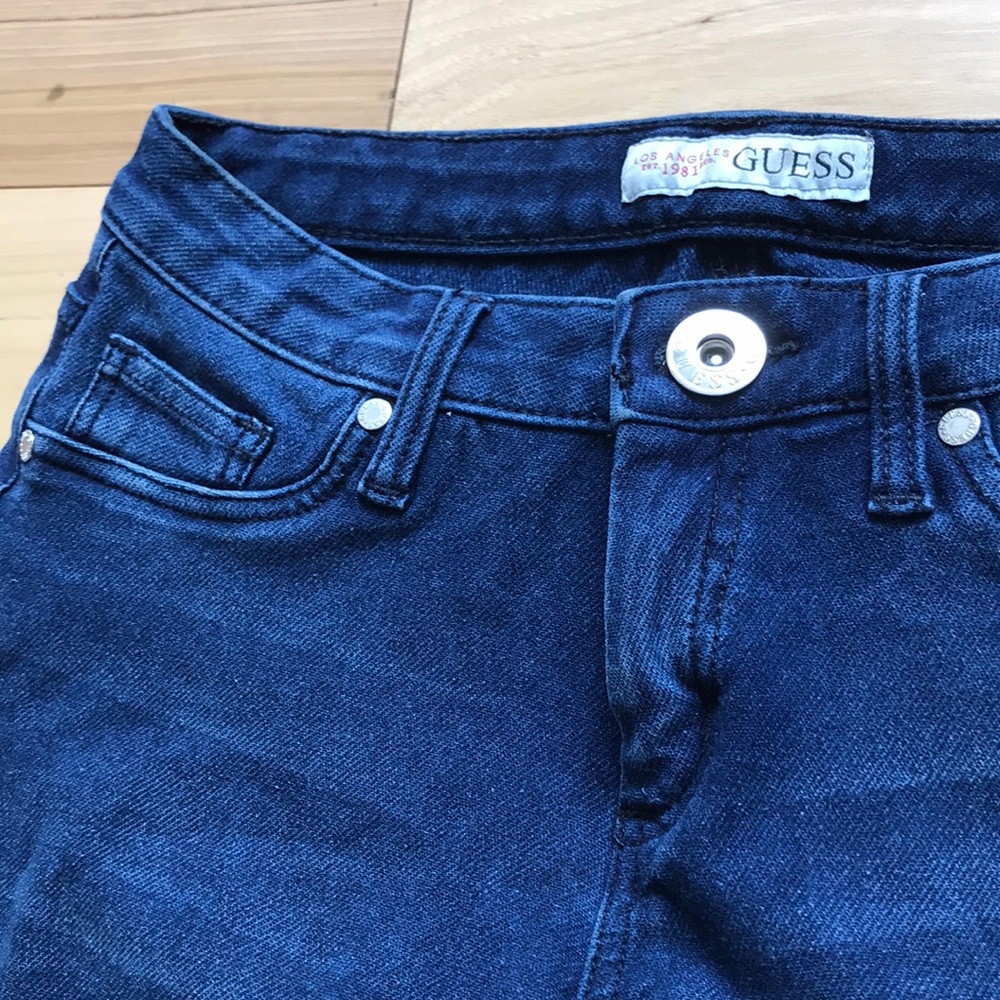 GUESS stretch jeans. Make your butt look good!
